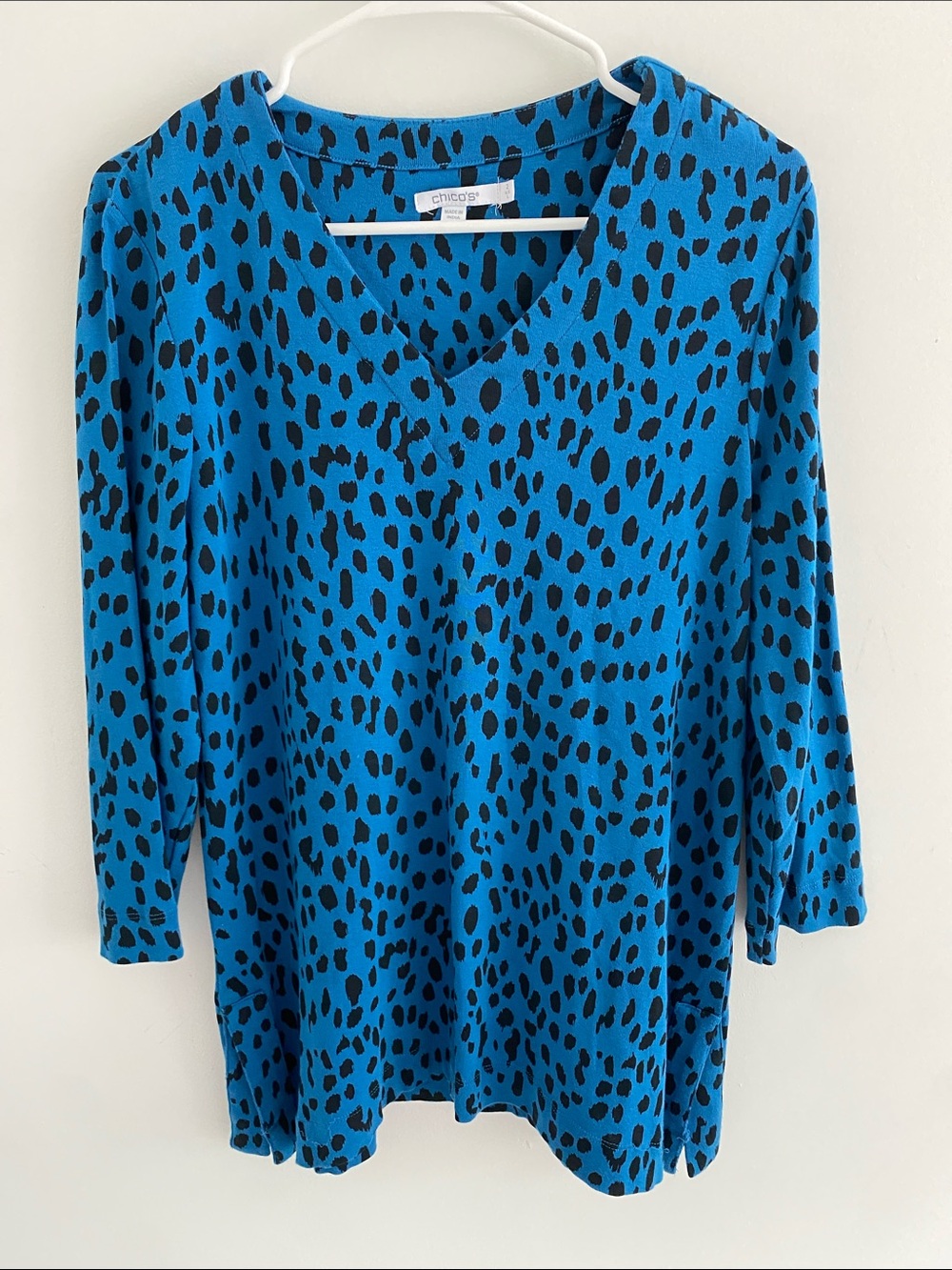 Chico’s Animal Print Jersey V Neck Tunic Top Blue Black Size LARGE